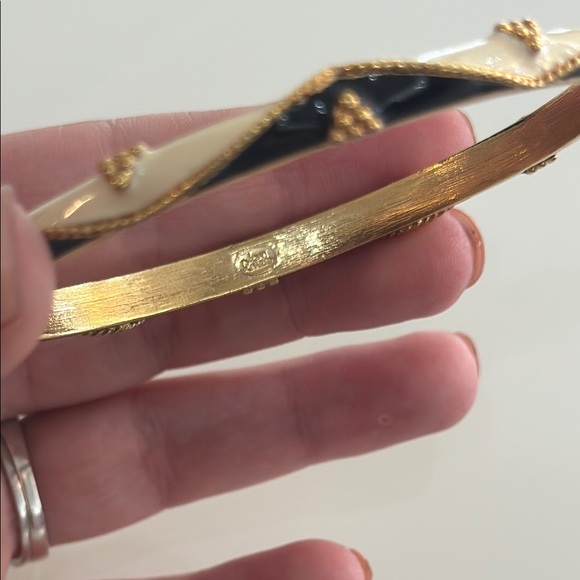 Joan Rivers Black & White Gold Tone Bangle Bracelet - Picture 4 of 5